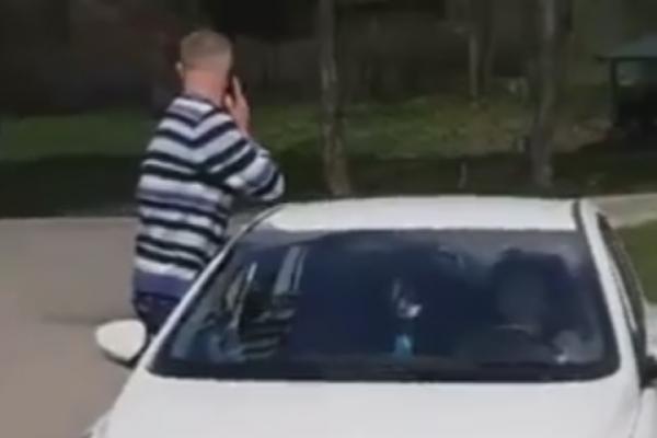 Пятигорский автохам подверг опастности жизнь детей
